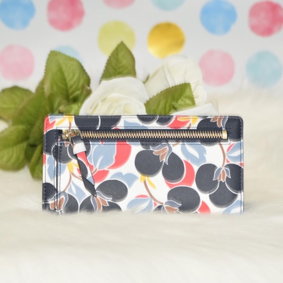 Kate spade large slim bifold Wallet - Picture 2 of 3